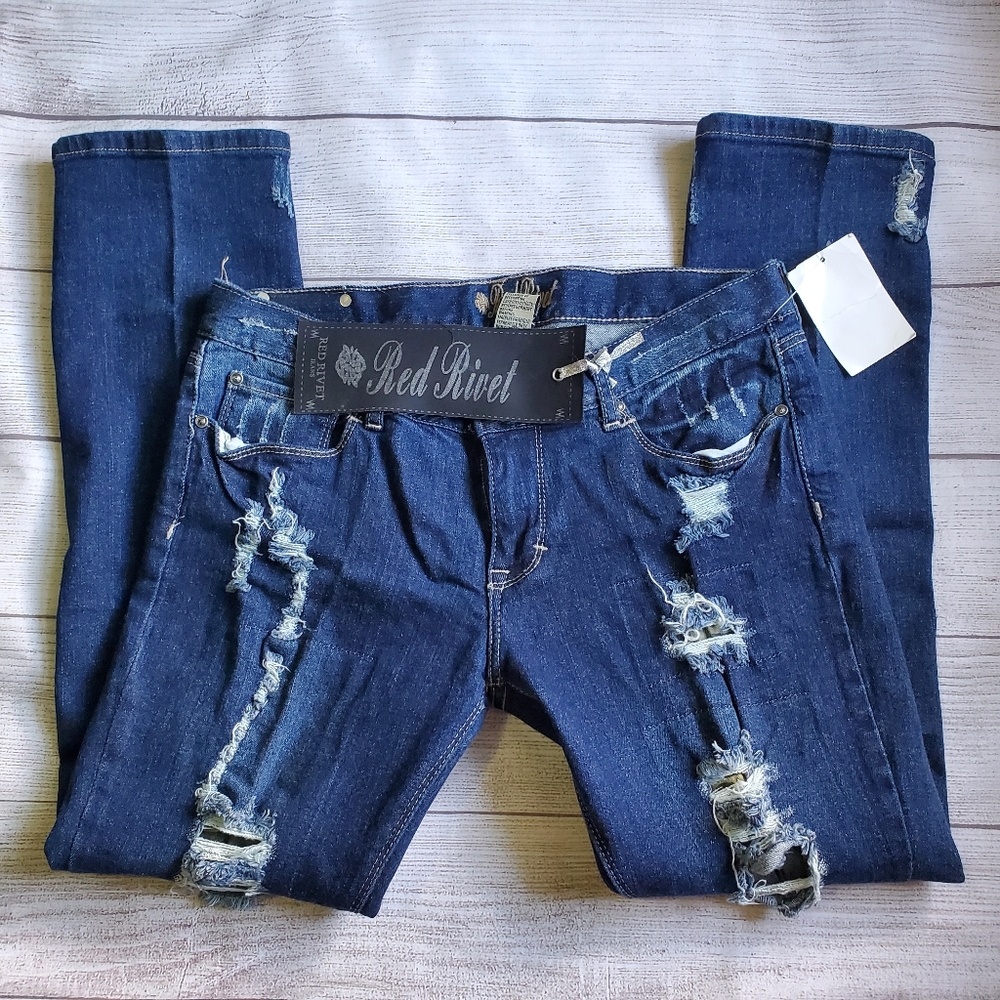 NWT! Red Rivet Distressed Jeans